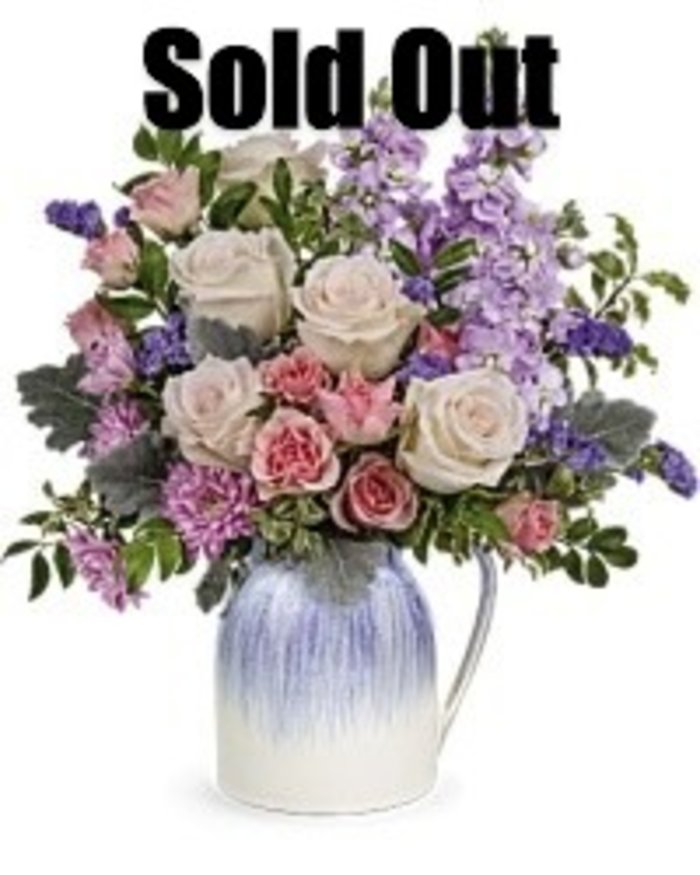 Teleflora\'s Pour on the Pretty Bouquet