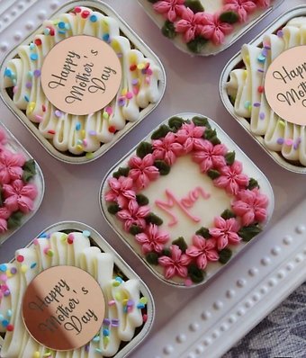 Mother’s Day Square Cake Tin Desserts