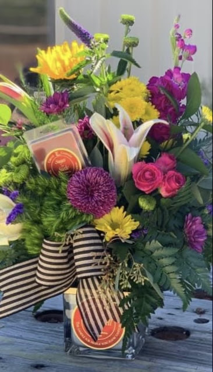 22 Ounce Candle Bouquet